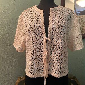 Short-sleeved crochet jacket
